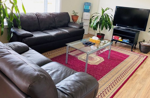 Stonebridge House | Stonebridge Peace Home - 5 mins from business area.