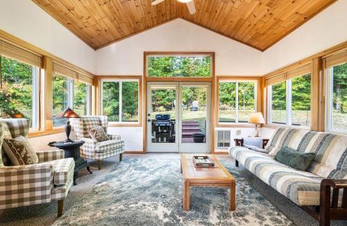 Jackson House | Strasse Ski Chalet Hot Tub Dog-Friendly Skiing