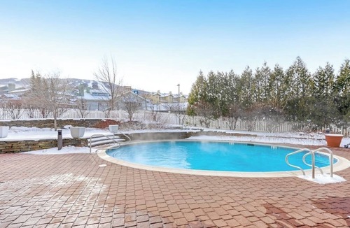 Stratton Mountain House | Stratton Mountain Condo with Shared Pool, Hot Tubs, and Sauna - Walk to Lifts