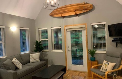 Ucluelet Cottage | Studio B - Cozy Cottage Walking Distance to Two Beaches