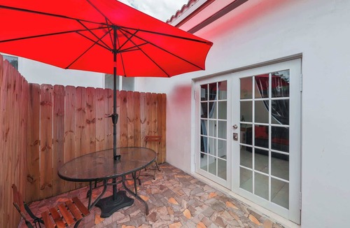 Downtown Hollywood Apartment | Studio Beetween Downtown & Beach