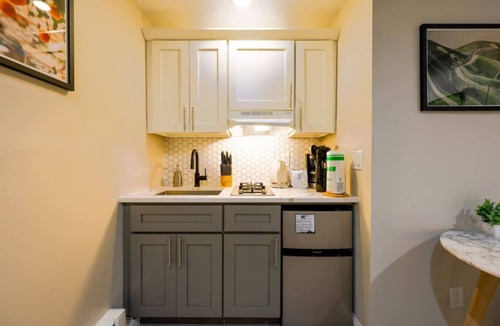 Prudential - St. Botolph Apartment | Studio Nestled in Back Bay!