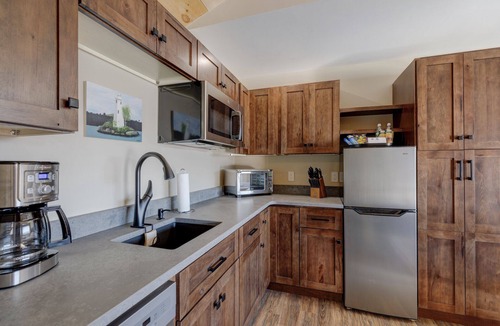Sunapee Hotel | Studio Suite #4 at The Lodge | Minutes from Sunapee Harbor & Mount Sunapee