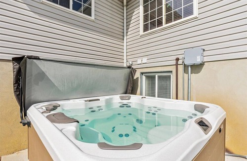 North Ogden House | Studio Unit, Shared Hot Tub & Fully Fenced Yard