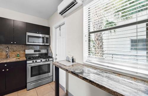 Lake Worth Apartment | Studio With Pool in Lake Worth Near Beach