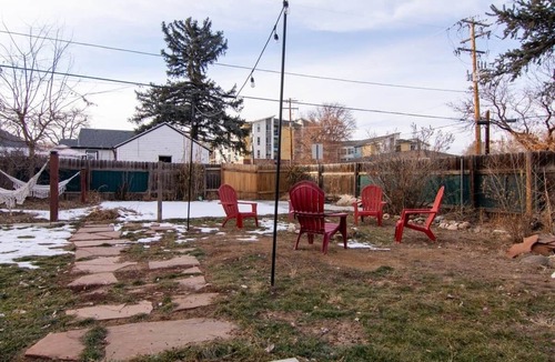 Englewood House | Studio with Private Bathroom