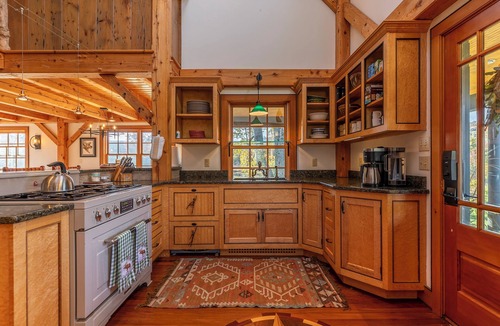 Belmont House | Stunning 3 br Timber Frame Ski Retreat on 6 acres