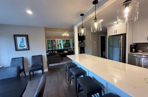 Lincoln House | Stunning 5-bedroom Ski Home at Loon available for Full Month of Feb for 12K
