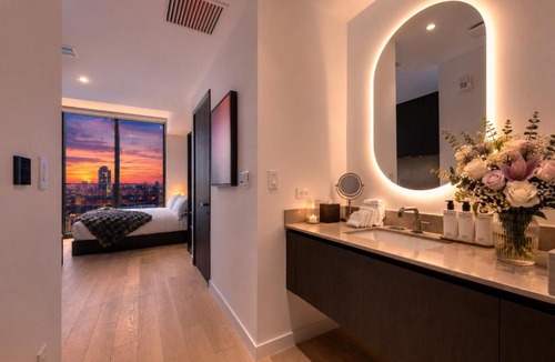 Downtown Miami House | Stunning E11EVEN Condo with Resort Amenities