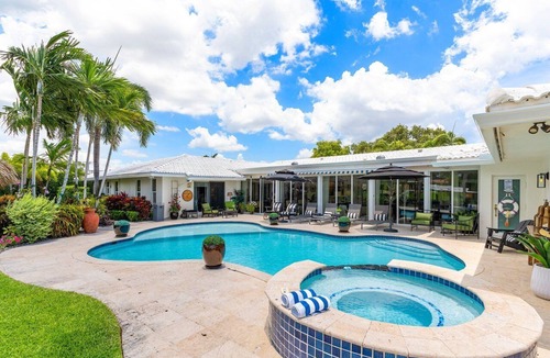 Lake Ida Shores House | Stunning Lakefront! Pool, Patio 5BR/5BA, Sleeps 12