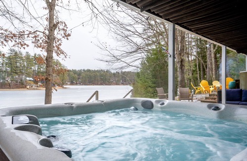 East Wakefield House | Stunning Lakefront Oasis—Hot Tub, Beach & Luxury!