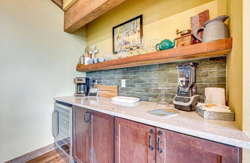 Grand Lake House | Stunning Unobstructed Lake & Mountain Views, Hot Tub, In-Town, 1 mile to RMNP