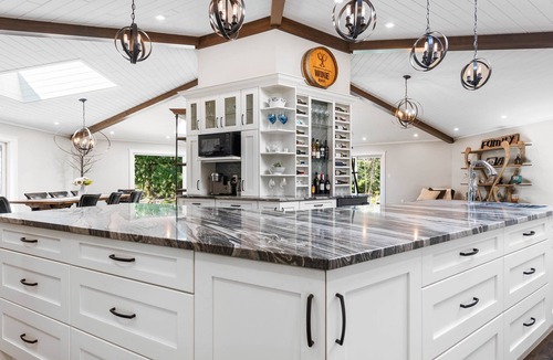 Hope House | Stunning waterfront getaway! Luxury home on acreage, natures paradise