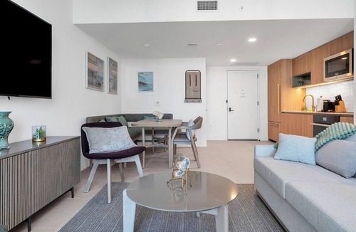 Downtown Miami Apartment | Stylish 1BR Apartment 31st Floor Beautiful Downtown & Bay Views
