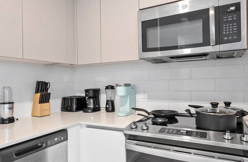 Ojus Apartment | Stylish 2BR Apt in Aventura with Pool & BBQ