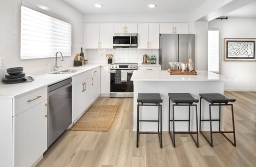 Spruce Grove House | Stylish and Cozy Townhome