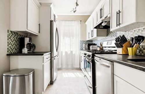 West Colfax Apartment | Stylish City Condo | King Beds | Sloans Lake 30Day