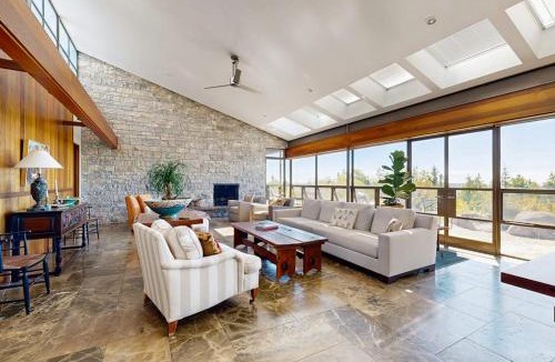 Spruce Head House | Stylish Coastal Retreat w/Spacious Layout & Access to the St George Peninsula