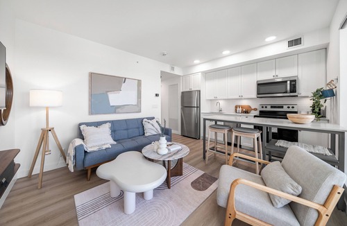 Crescent Heights Condo | Stylish Condo W/Stunning views & Short Walk DT