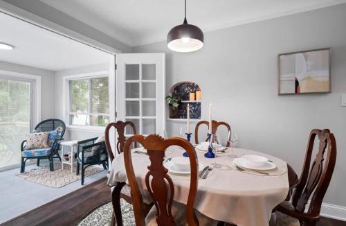 Cleveland Heights House | Stylish Home - Game Room - Wet Bar - Sleeps 9 - Outdoor