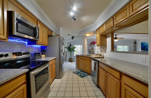 Sebring House | Stylish Sebring House – Across from Lake Jackson & close to the Downtown Circle