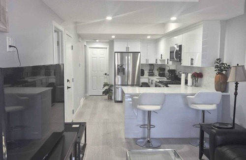 Airdrie House | Stylish Secondary Suite with Private Entry