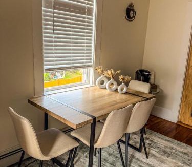 Beverly Apartment | Stylish Stay By Beach And Shops