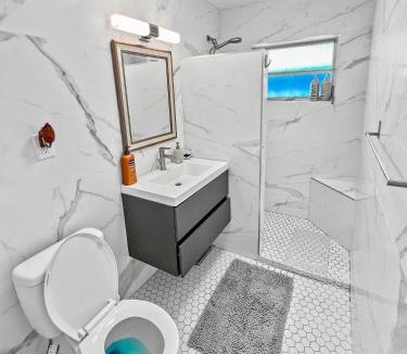 Harbor Village Apartment | Stylish Tropical Key West Home - Private Yard, Free Parking & Laundry