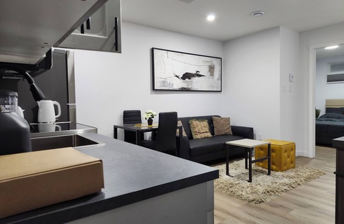 Regina House | Stylishly comfortable and cozy private 1 bedroom suite at Eastbrook, Regina East