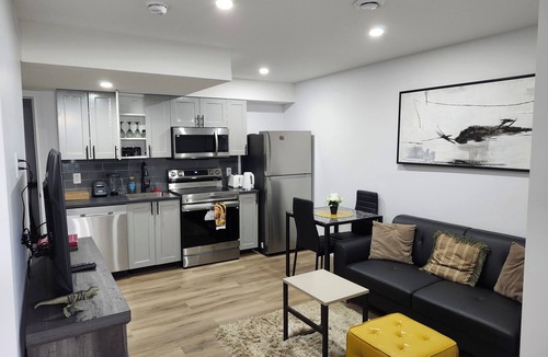 Regina House | Stylishly comfortable and cozy private 1 bedroom suite at Eastbrook, Regina East