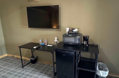 Lusk House | Suite 101