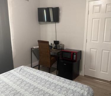 Dania Beach House | Suite in Dania Beach
