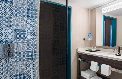 Downtown Cleveland Hotel | Suite in Downtown under a mile from Rock & Roll HoF, Browns & Gaurdians Stadiums