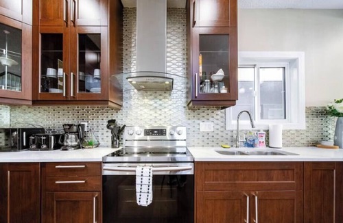 Mayfield House | Summer Haven-HotTub-FireTable-King Bed-BBQ-Sleeps8