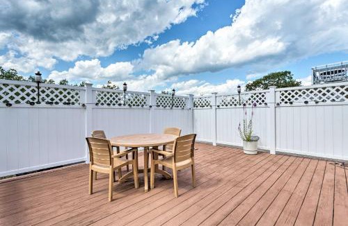 Old Orchard Beach House | Sun-Soaked Coastal Cottage w/Deck + Walk to Beach