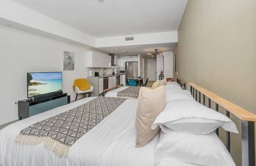 Town Square Apartment | Sunny ☼ Miami Midtown for 4 Full Amenities !! C9