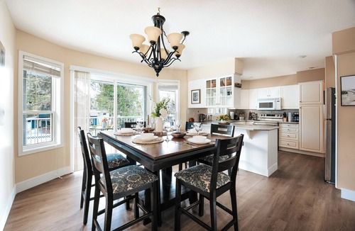 Christina Lake House | Sunny Shores Stay – Big Home Near Christina Lake