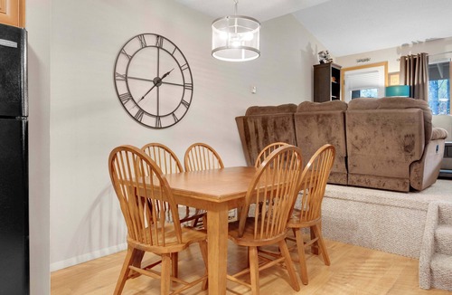 Sunday River Area Condo | Sunrise C-130/132 - 3-bdrm/2-bath slopeside condo!