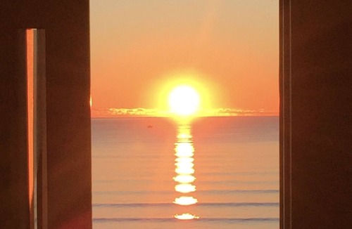 Hampton Condo | SUNRISE IN BED~BREATHTAKING OCEAN VIEWS~COUPLES RETREAT!