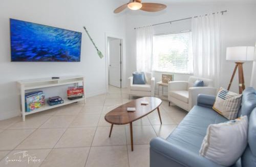 Fort Pierce Shores Villa | Sunrise Views & Beach Access - BBQ & Free Parking