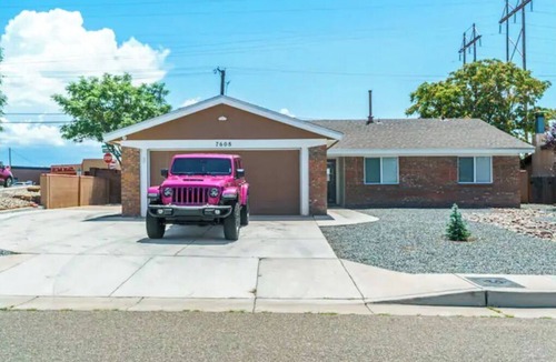 Northeast Heights House | Sunset Home ABQ, Modern Retreat w/3 King Beds
