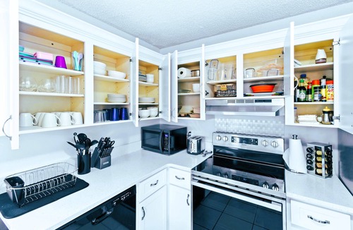 BallenIsles House | Sunset Oasis ☆ Relaxing Vacation Home with Jacuzzi ☆ Near Beaches