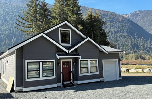 Sunshine Valley Cabin | Sunshine Valley getaway nr Manning Park.