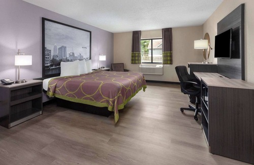 Akron Hotel | Super 8 by Wyndham Copley Akron