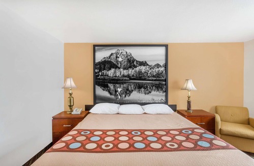 Diamondville Hotel | Super 8 by Wyndham Diamondville Kemmerer