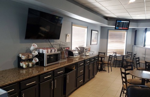 Leduc Hotel | Super 8 by Wyndham Edmonton International Airport