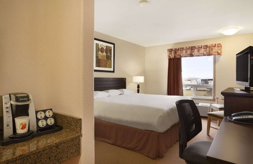 Leduc Hotel | Super 8 by Wyndham Edmonton International Airport