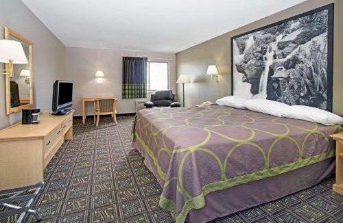 Fort Collins Hotel | Super 8 by Wyndham Fort Collins