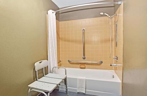 Fort Collins Hotel | Super 8 by Wyndham Fort Collins