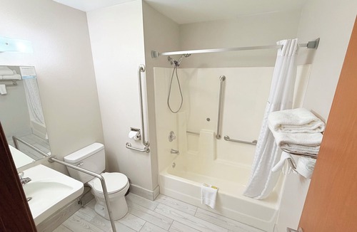 Hot Springs Hotel | Super 8 by Wyndham Hot Springs